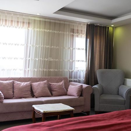 Cnr Otel Airport Истанбул Екстериор снимка
