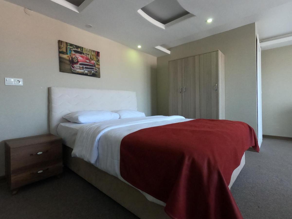 Cnr Otel Airport Истанбул Екстериор снимка