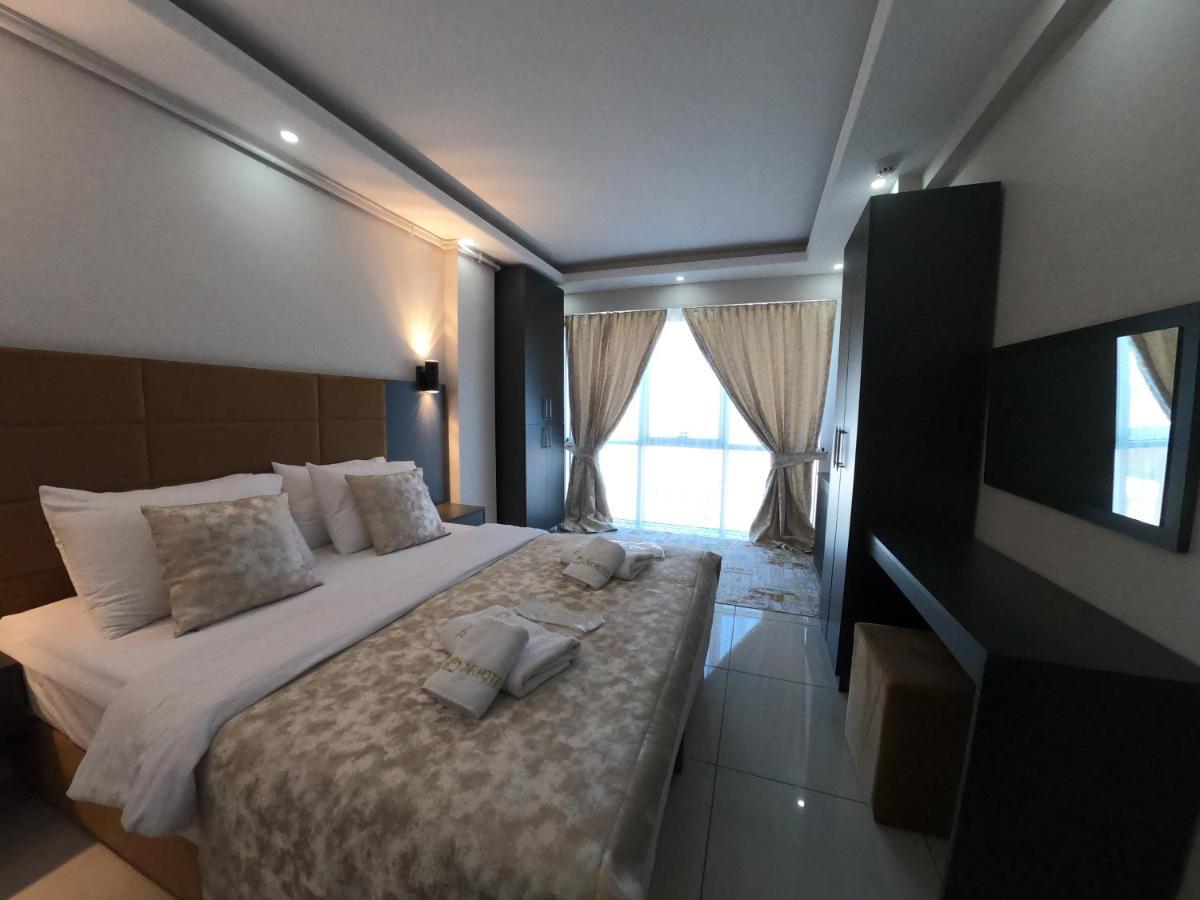 Cnr Otel Airport Истанбул Екстериор снимка