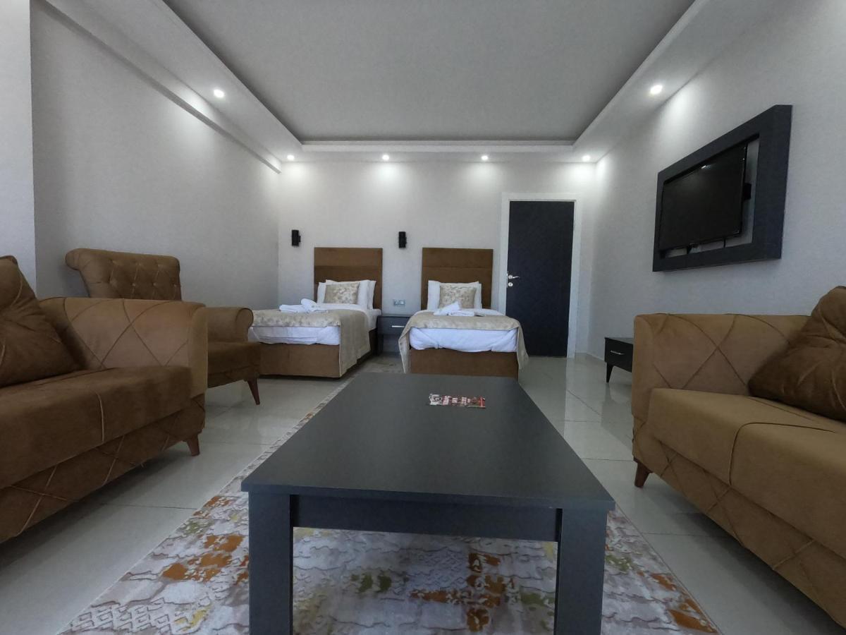 Cnr Otel Airport Истанбул Екстериор снимка