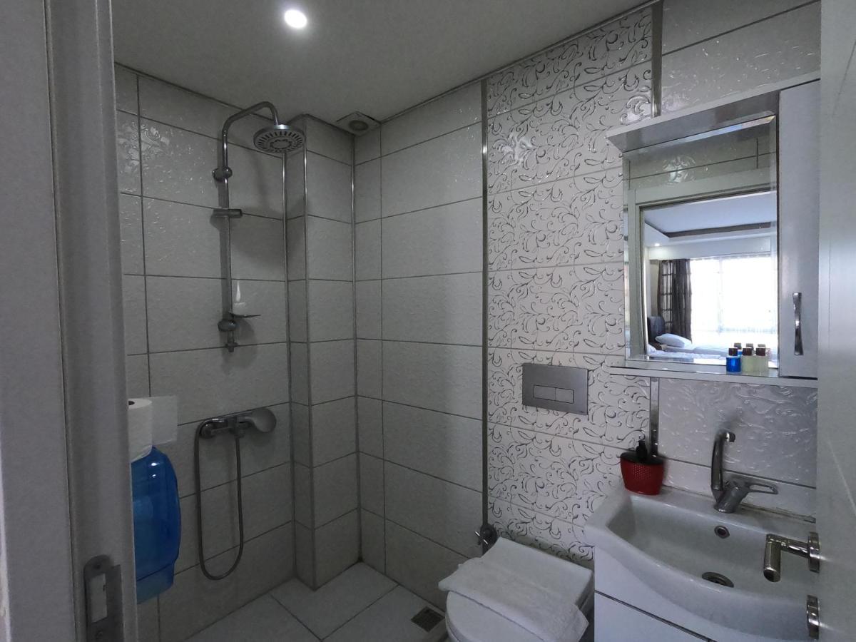 Cnr Otel Airport Истанбул Екстериор снимка