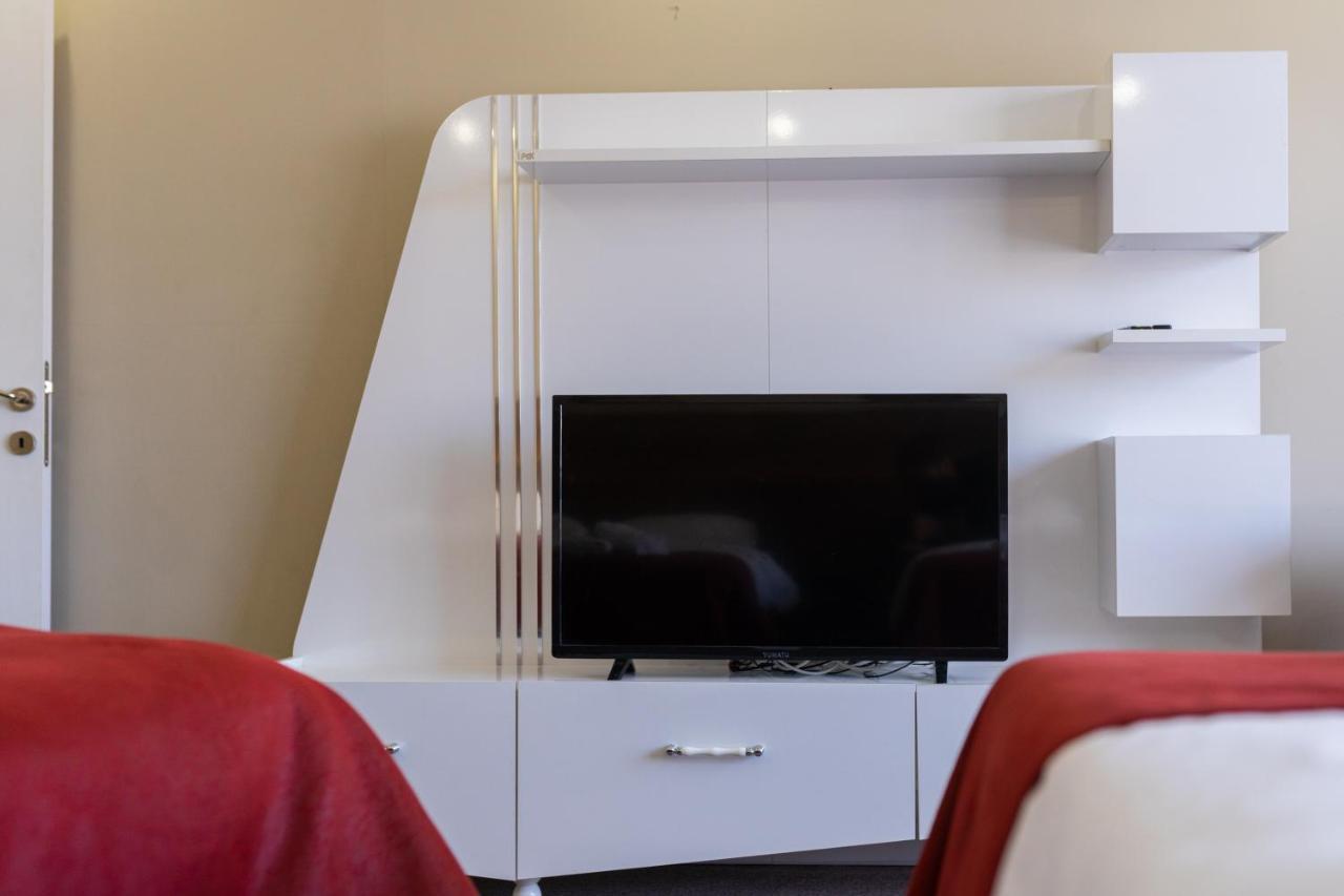 Cnr Otel Airport Истанбул Екстериор снимка