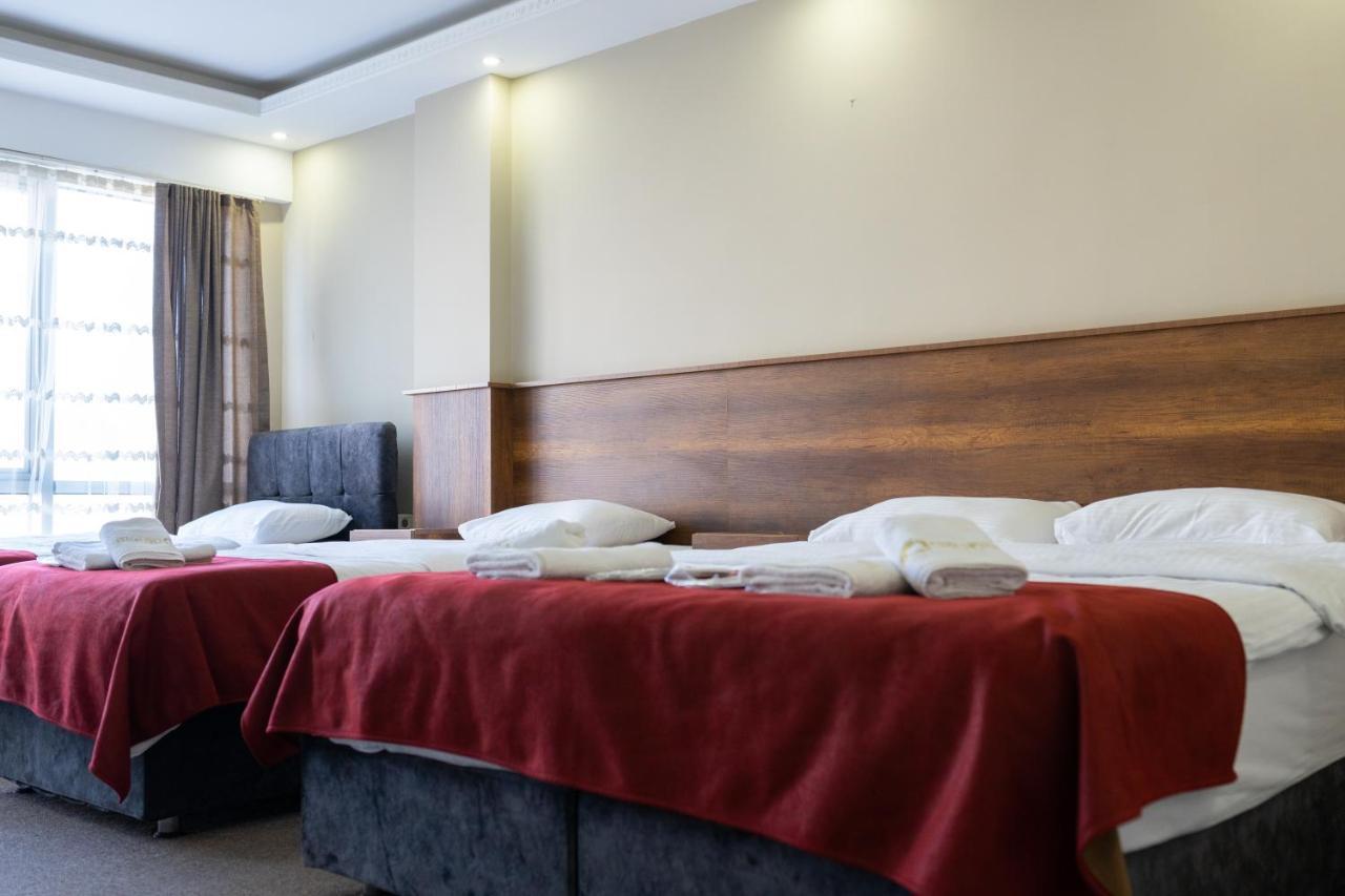 Cnr Otel Airport Истанбул Екстериор снимка