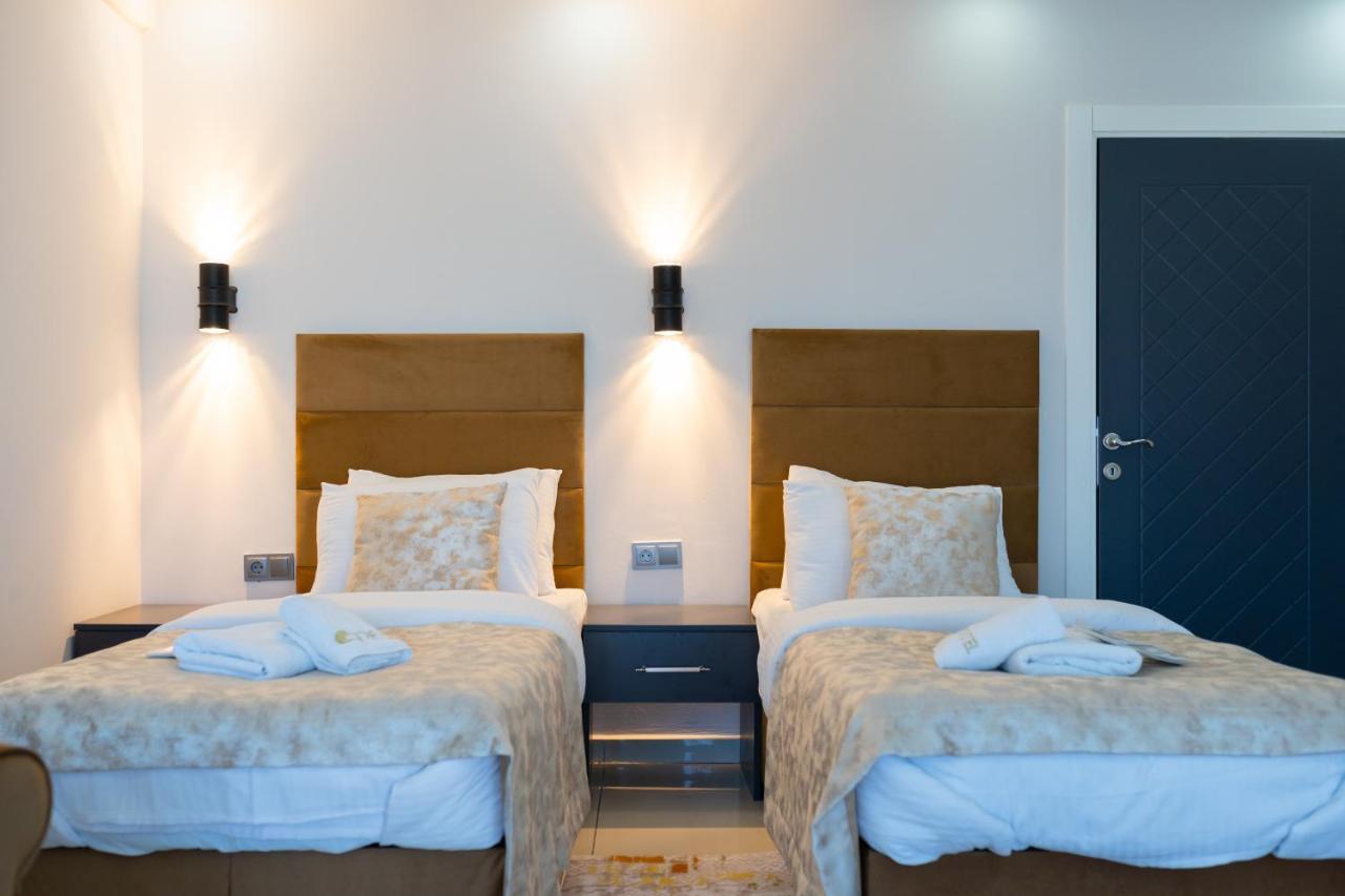 Cnr Otel Airport Истанбул Екстериор снимка