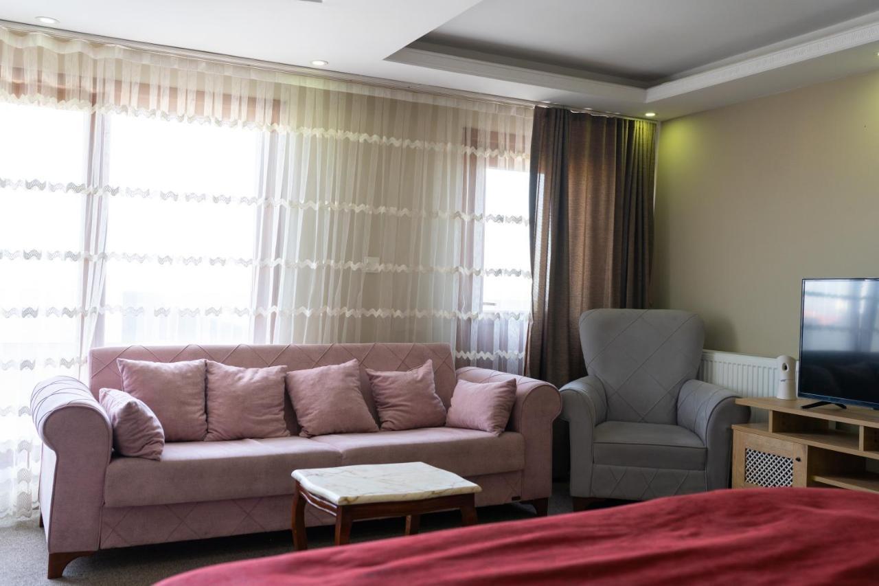 Cnr Otel Airport Истанбул Екстериор снимка